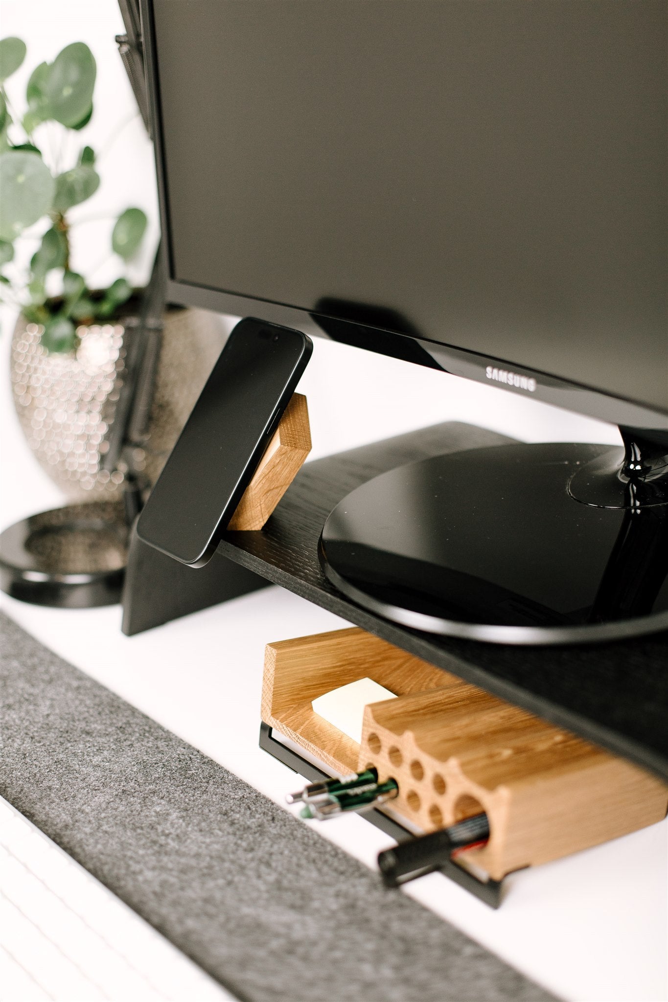 MagSafe charger CLASSIC OAK