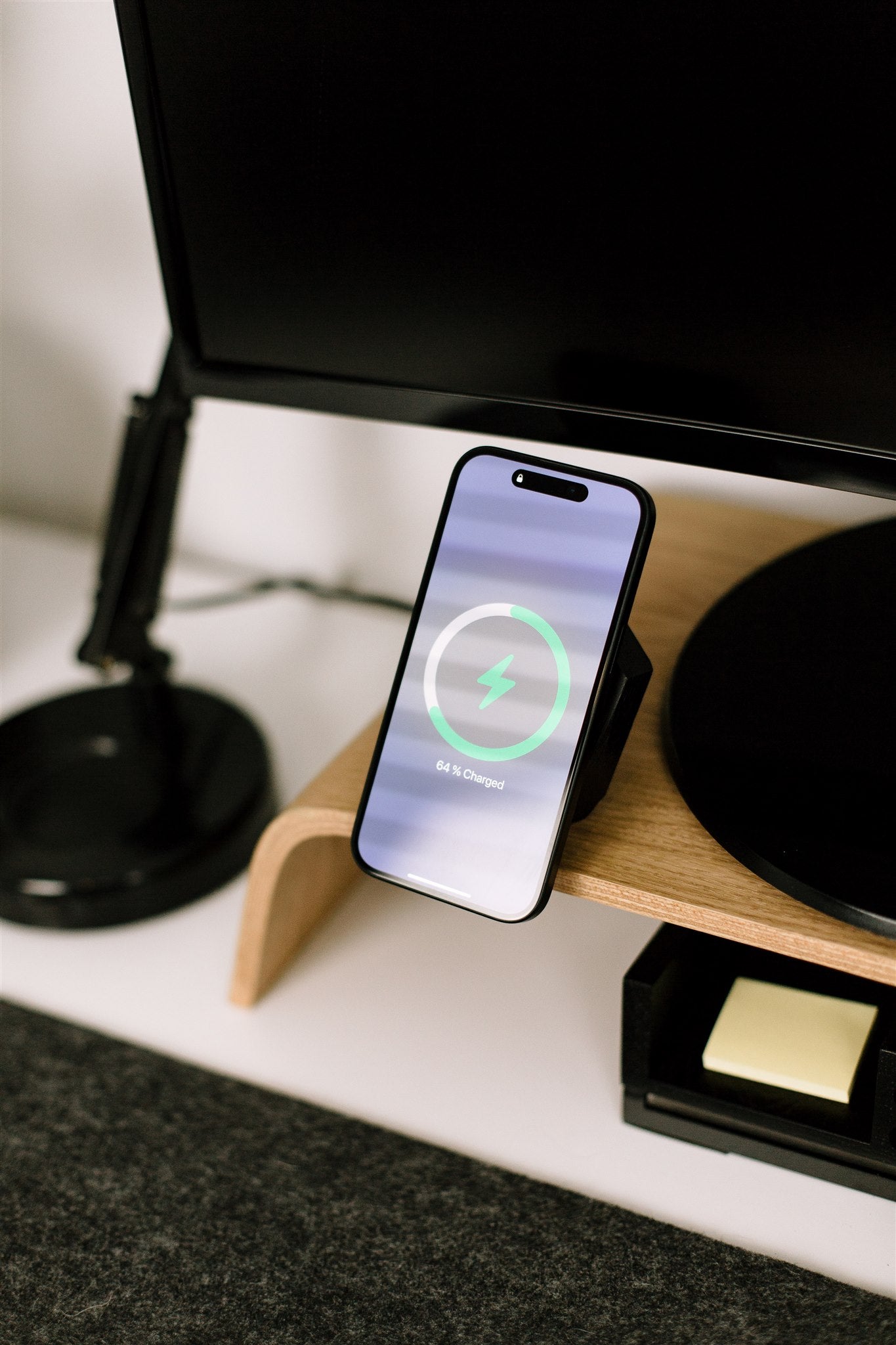 MagSafe charger BLACK OAK