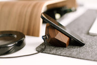 MagSafe charger AMERICAN WALNUT