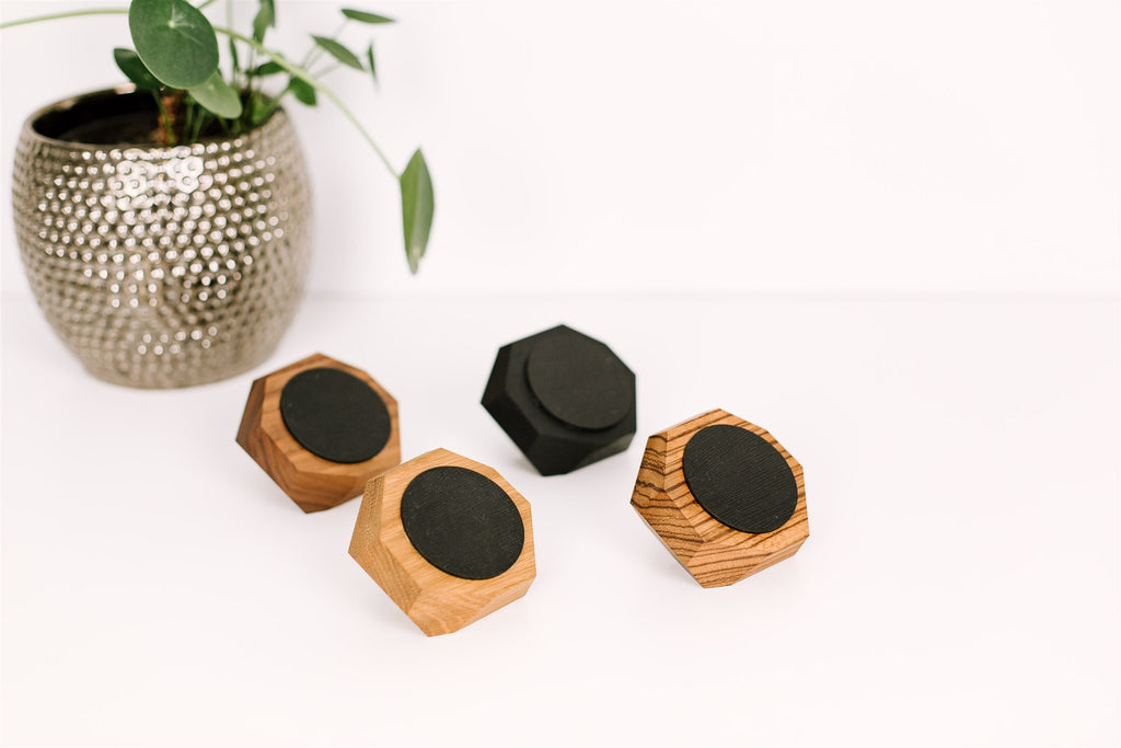 MagSafe charger AMERICAN WALNUT
