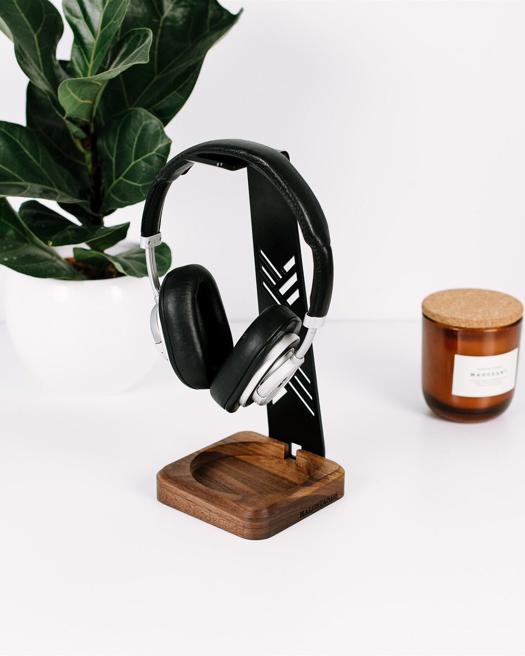 Austiņu statīvs OZOLS