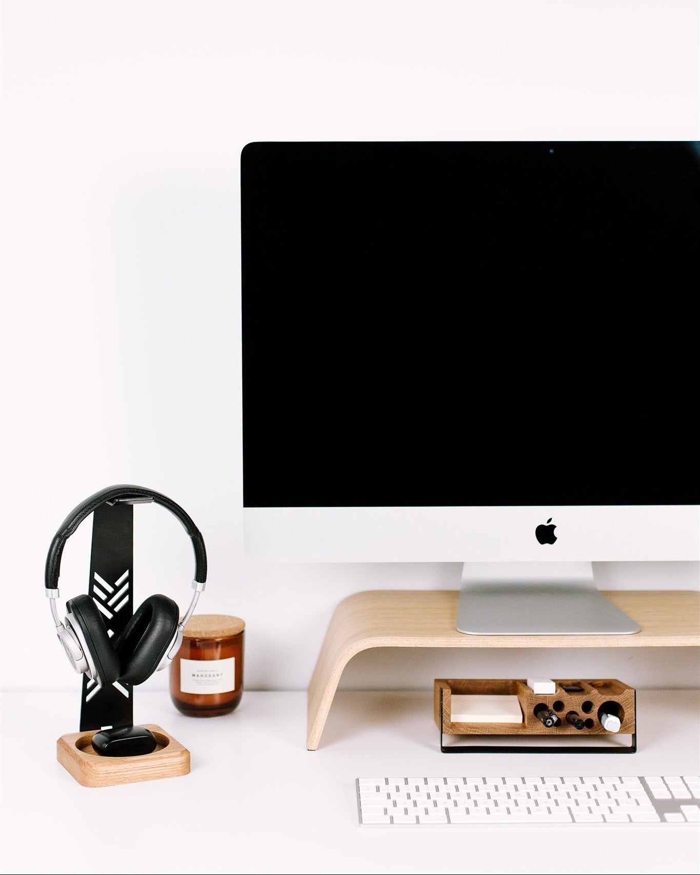 Austiņu statīvs OZOLS