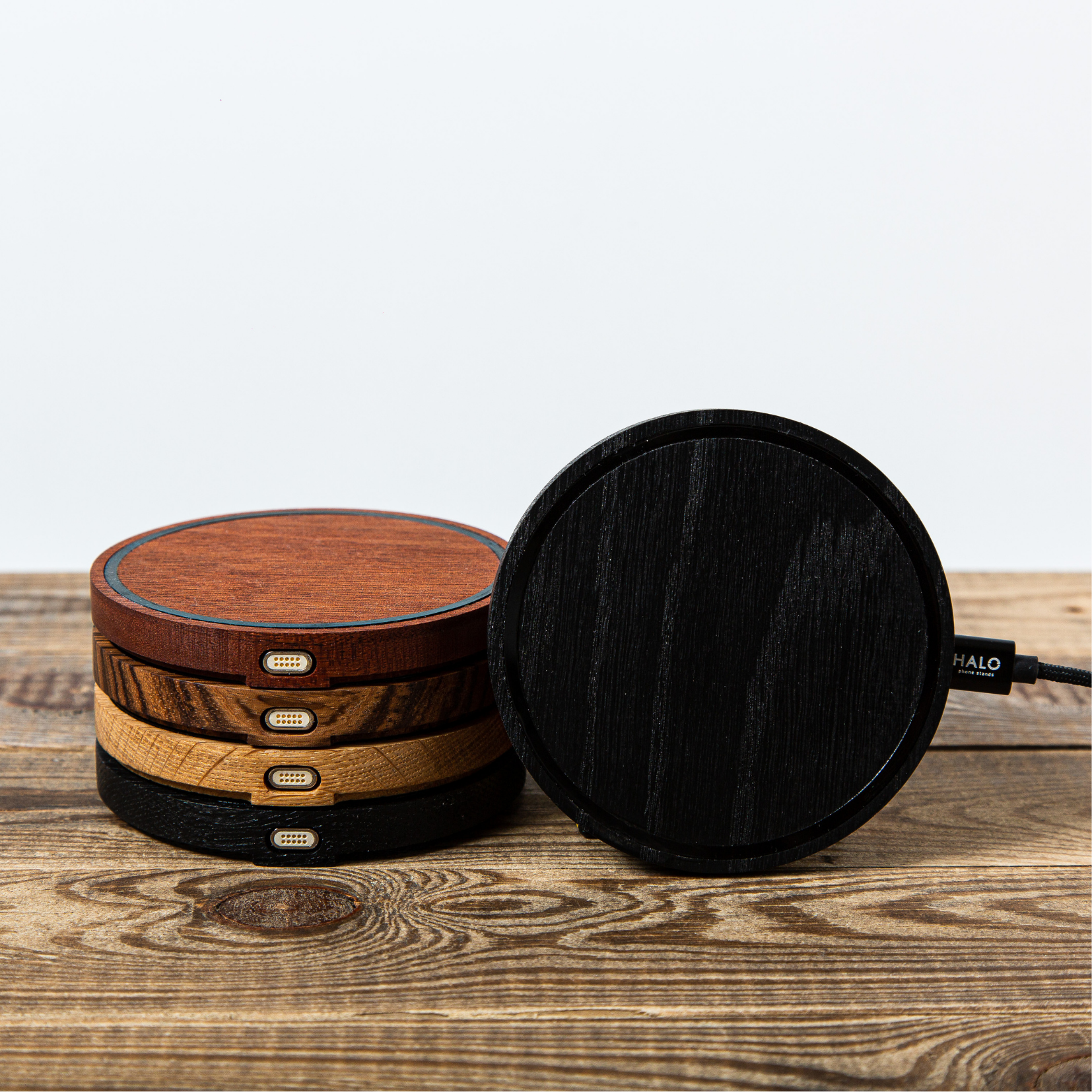 Slim Wireless Charging Station BLACK OAK