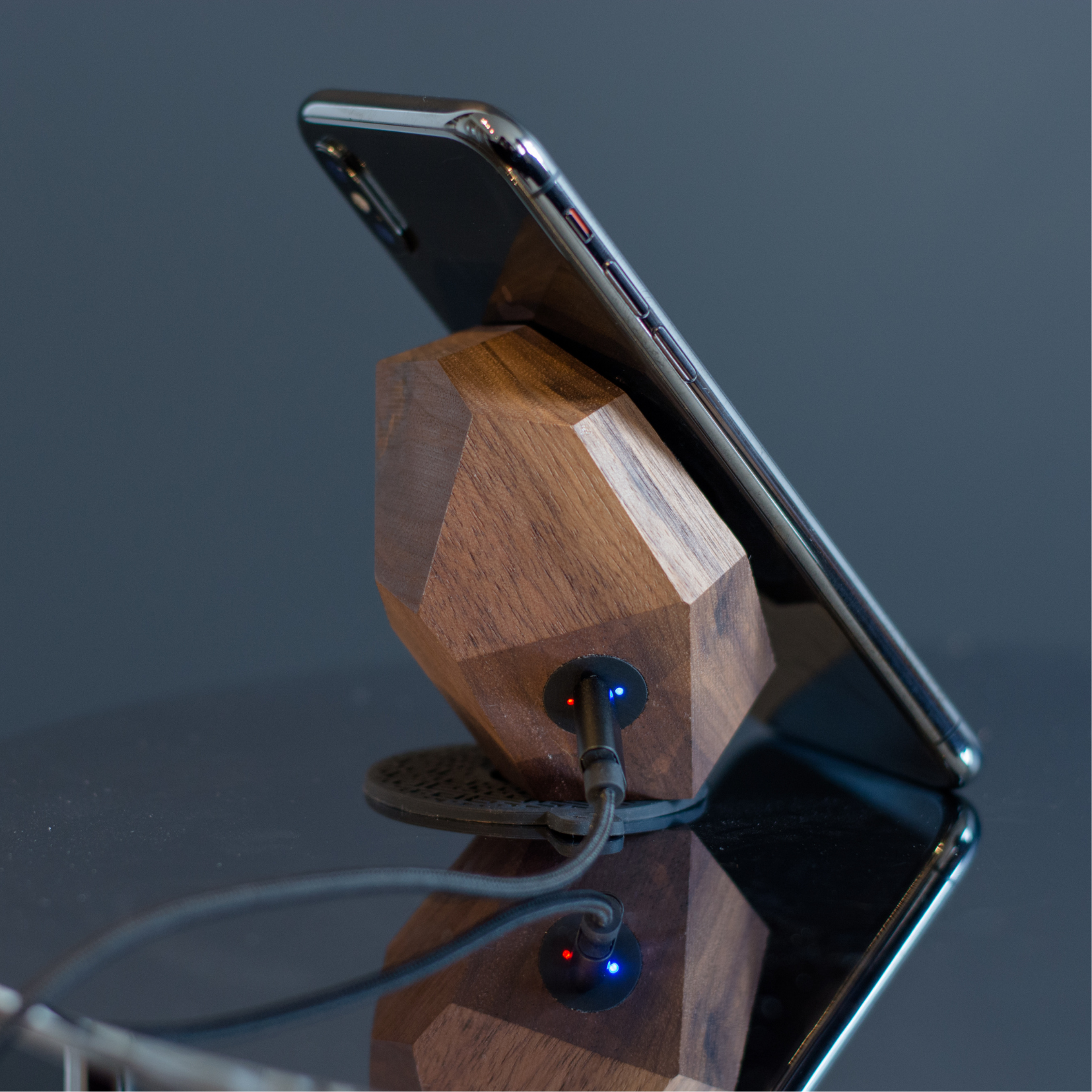 QI Wireless Charger AMERICAN WALNUT