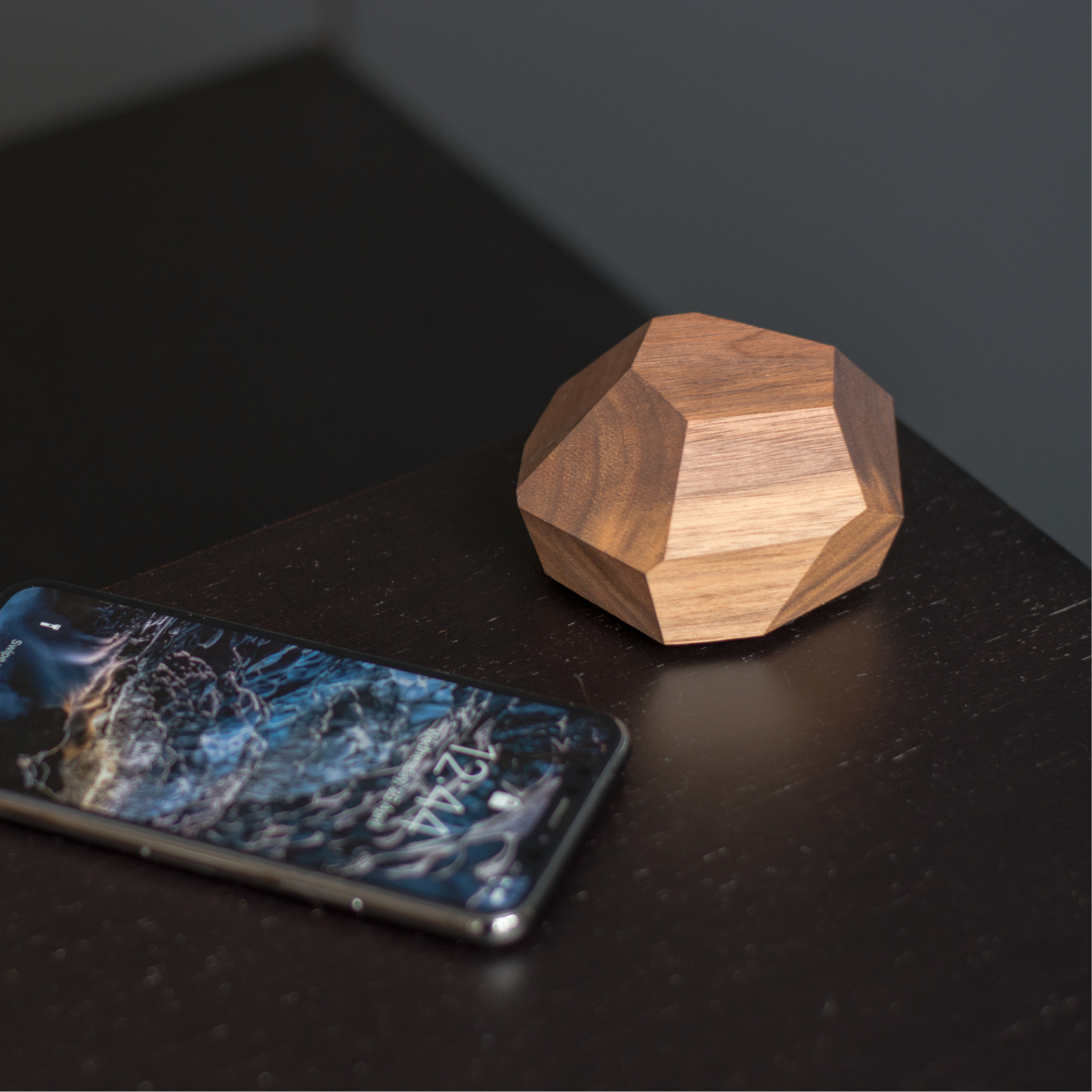 QI Wireless Charger AMERICAN WALNUT