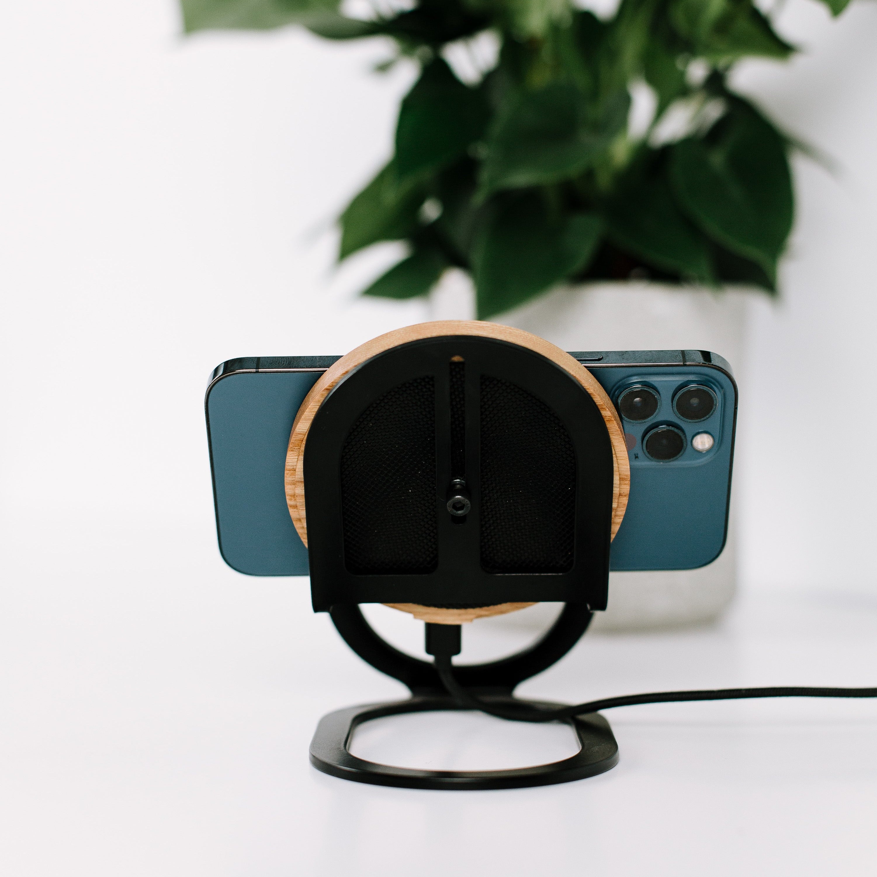 Wireless Charger Halo Pad Stand